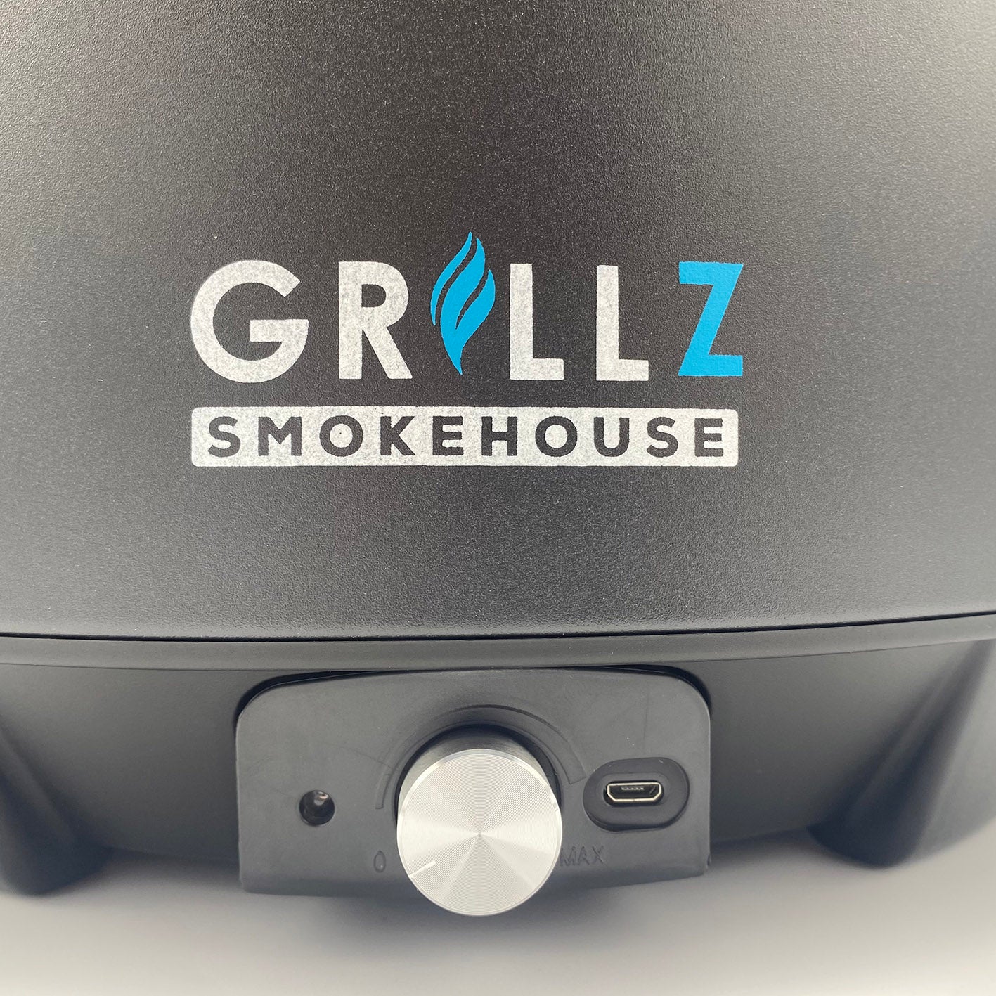 Smoke House Lightweight Portable Grill